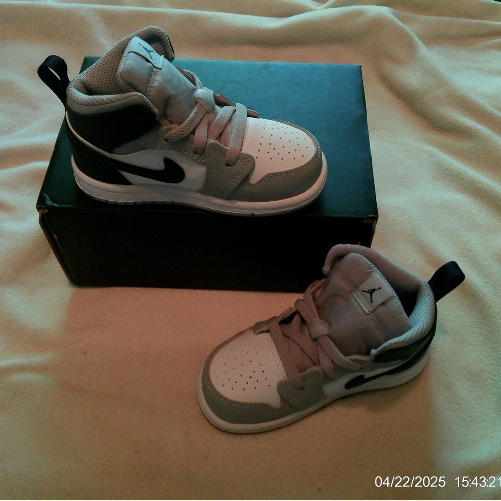 Kids Nike Gray and White Sneakers